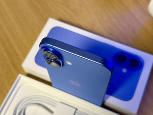 Apple iPhone 16 Ultramarine 128GB uueväärne! Aku 100% (3 foto / 8)