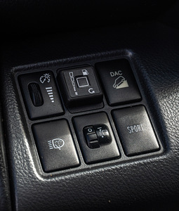 Toyota RAV4 Luxury 4WD LPG (11 фото из 15)