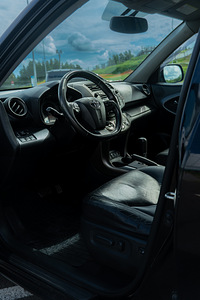 Toyota RAV4 Luxury 4WD LPG (6 фото из 15)