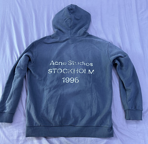 Худи Acne Studios (2 фото из 4)
