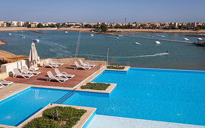 CREEK HOTEL & RESIDENCES (10 фото из 10)