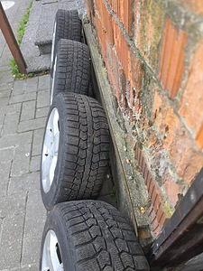 PIRELLI Шины и диски MB 16" (2 фото из 6)