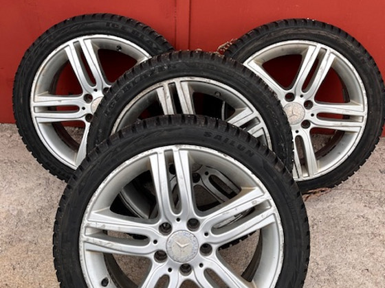 Литые диски Mercedes 17" + зимние шины