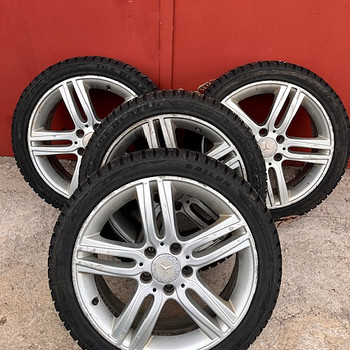 Литые диски Mercedes 17" + зимние шины