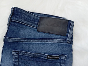 Calvin Klein teksad W33/L32 slim- fit (puuvill ja lyocell) (6 foto / 6)