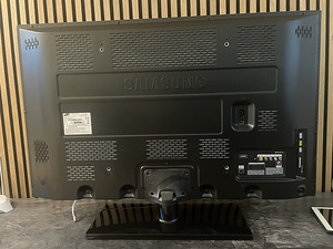 Телевизор SAMSUNG 43“ 109 см (3 фото из 4)