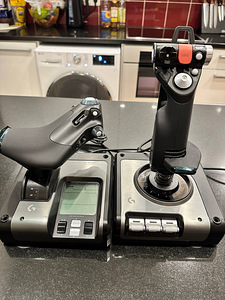 Logitech X52 Pro (1 foto / 4)
