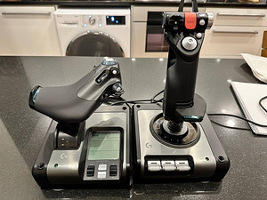 Logitech X52 Pro (1 foto / 4)