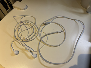 iPhone 12 Pro 128GB Graphite + lightning earpods, case'id (4 foto / 5)