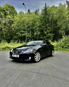 Lexus IS250 (1 фото из 7)