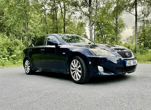 Lexus IS250 (6 фото из 7)