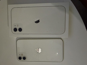 iPhone 11, белый, 64 ГБ (1 фото из 3)