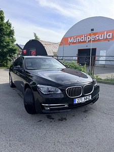 BMW 730 Xdrive (3 фото из 9)