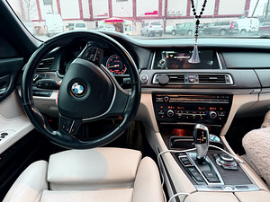 BMW 730 Xdrive (9 фото из 9)