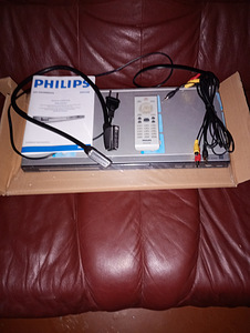 DVD-плеер Philips, новый, комплектный, в упаковке (3 фото из 8)