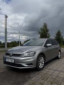 Volkswagen Golf Variant 2.0 TDI 110kW (1 фото из 14)