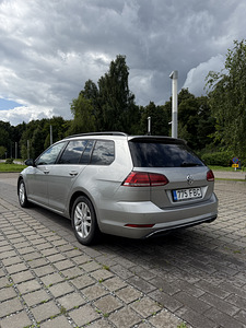 Volkswagen Golf Variant 2.0 TDI 110kW (8 фото из 14)