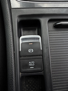 Volkswagen Golf Variant 2.0 TDI 110kW (10 фото из 14)