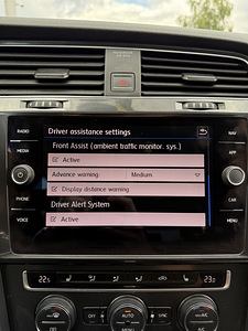 Volkswagen Golf Variant 2.0 TDI 110kW (12 фото из 14)