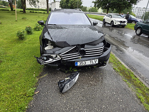VW Passat (1 foto / 7)