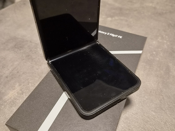 Samsung Galaxy Z Flip 7 FE