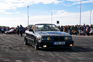 BMW 318 2.8 142кВт (1 фото из 14)