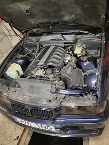 BMW 318 2.8 142кВт (8 фото из 14)