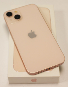 Телефон Apple iPhone 13 128GB (3 фото из 3)