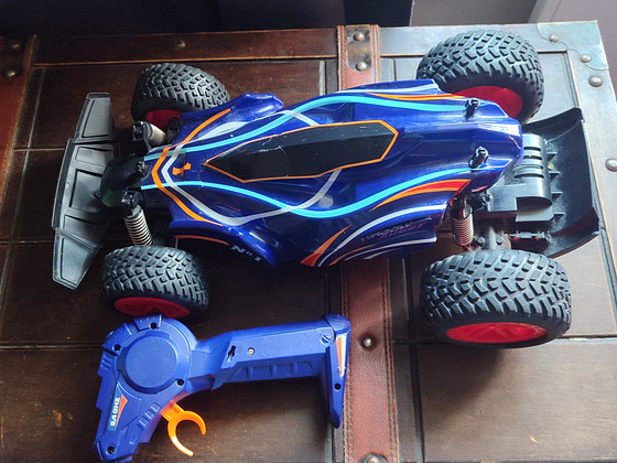 Suur puldiga auto Wroow Buggy (1:10, 2.4 GHz) + akud ja pult