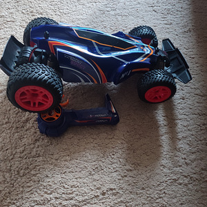 Suur puldiga auto Wroow Buggy (1:10, 2.4 GHz) + akud ja pult (2 foto / 6)