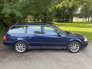 Volkswagen Passat 1.9 TDI 74KW (2 foto / 6)