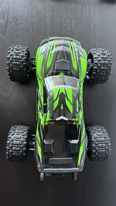 Traxxas Mini maxx (3 фото из 9)