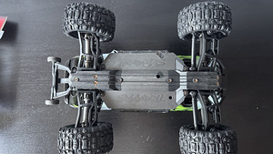 Traxxas Mini maxx (4 фото из 9)