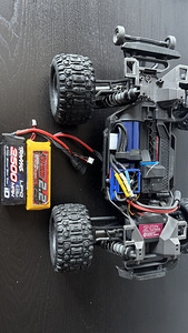Traxxas Mini maxx (7 фото из 9)