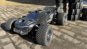 Traxxas XRT 1/6 (1 фото из 9)