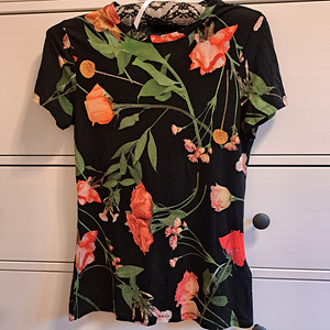 Uus Ted Baker t-särk (1 foto / 4)