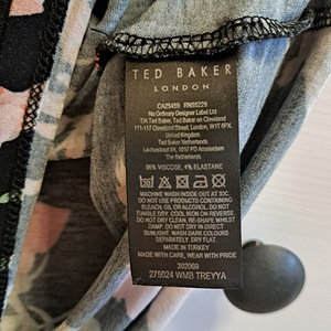 Uus Ted Baker t-särk (2 foto / 4)