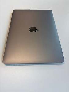 Apple MacBook Pro 13" 2020 (4 фото из 4)