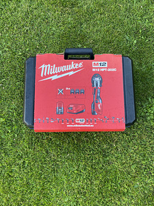 Milwaukee пресс для труб (1 фото из 2)