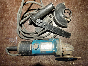 Щеточная шлифовальная машина MAKITA 125 мм (1 фото из 4)