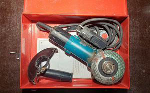 Щеточная шлифовальная машина MAKITA 125 мм (3 фото из 4)