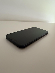 iPhone 13, 128GB, Midnight Black (4 фото из 6)