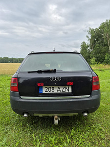 Продаётся автомобиль (11 фото из 11)