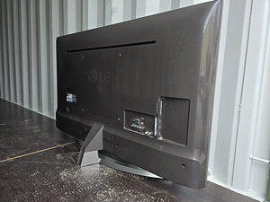 LG 49UH668V, 49-tolline 4K Smart TV (2 foto / 3)
