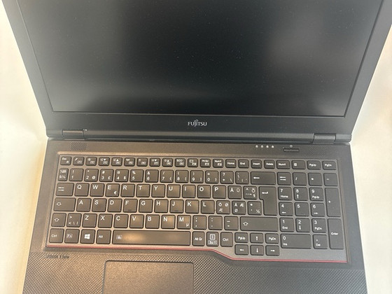 Fujitsu LifeBook E5511