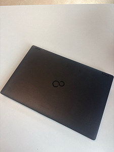 Fujitsu LifeBook E5511 (2 фото из 4)