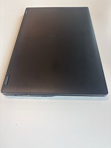 Fujitsu LifeBook E5511 (4 фото из 4)