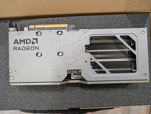 Sapphire RX 9060 XT 16GB Nitro (2 фото из 2)