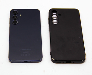 Телефон Samsung Galaxy A35 5G 128GB (3 фото из 3)