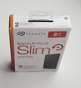 Seagate Backup Plus Slim 2TB Black (5 фото из 5)